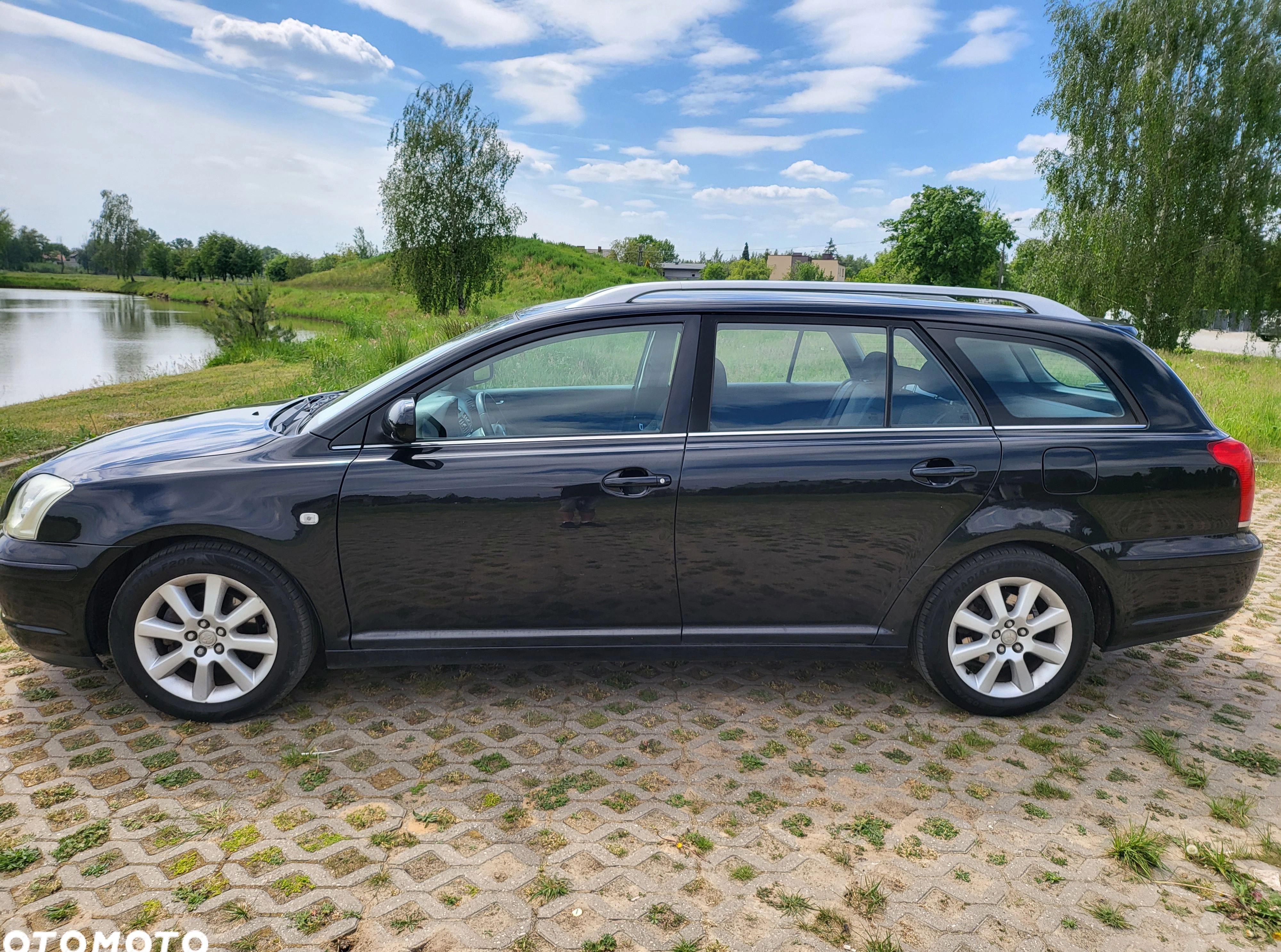 Toyota Avensis cena 11909 przebieg: 289000, rok produkcji 2004 z Sieradz małe 436